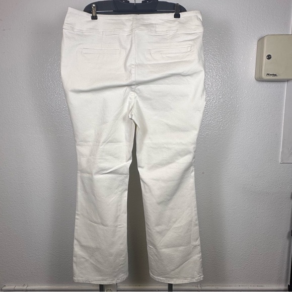 DG2 Women's White Boot Cut Pants Size 20W - Picture 2 of 6